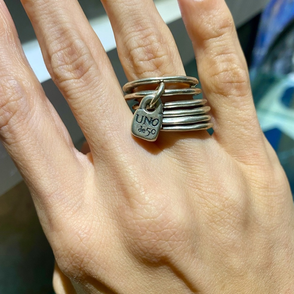 UNO de 50 Silver Stacked Rings - Picture 5 of 9